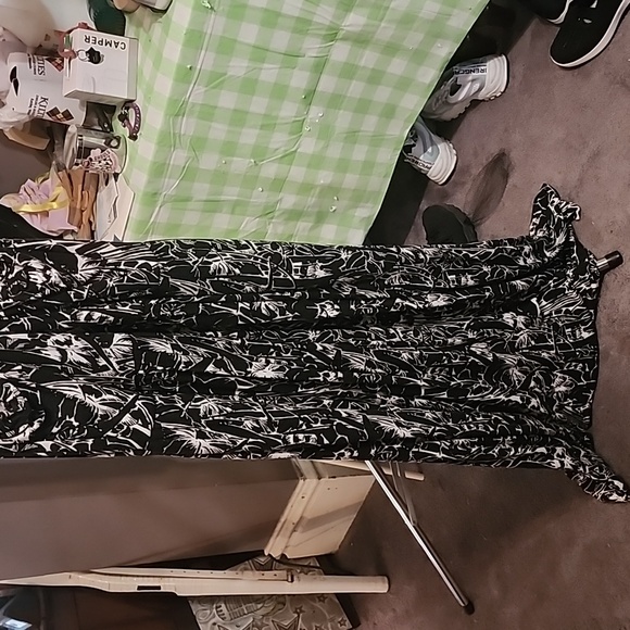 Splatter Halter Dress - Picture 3 of 3